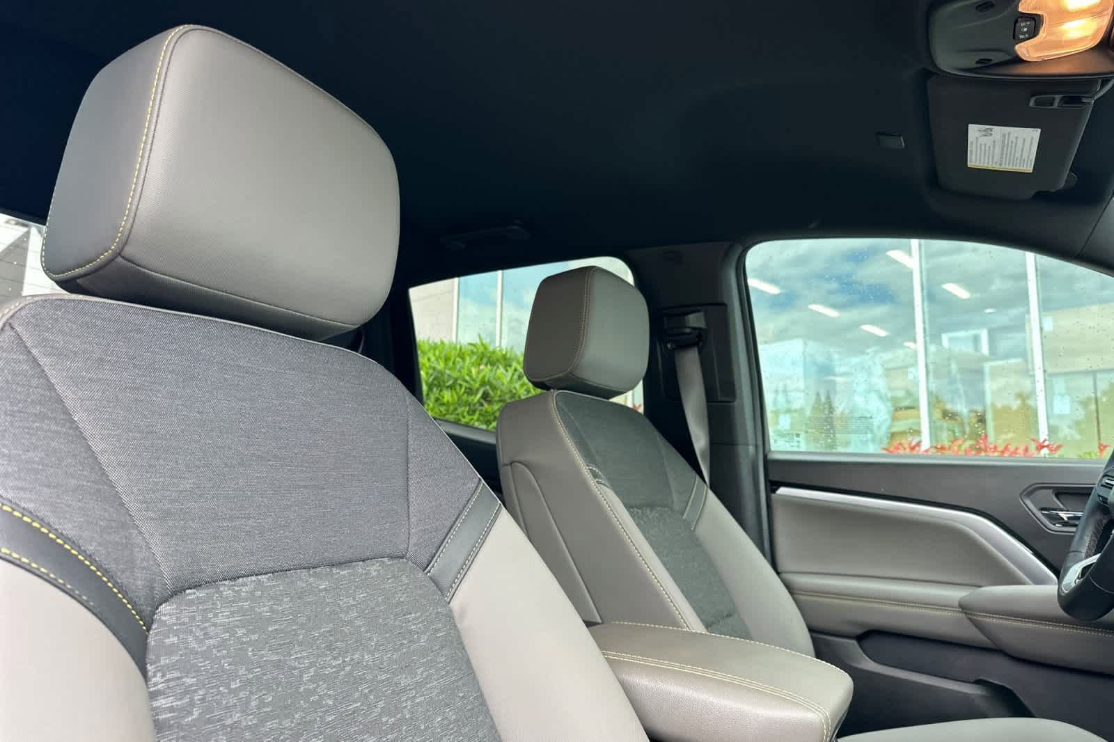 Used 2024 Chevrolet Colorado ZR2 AWD/4WD image 17
