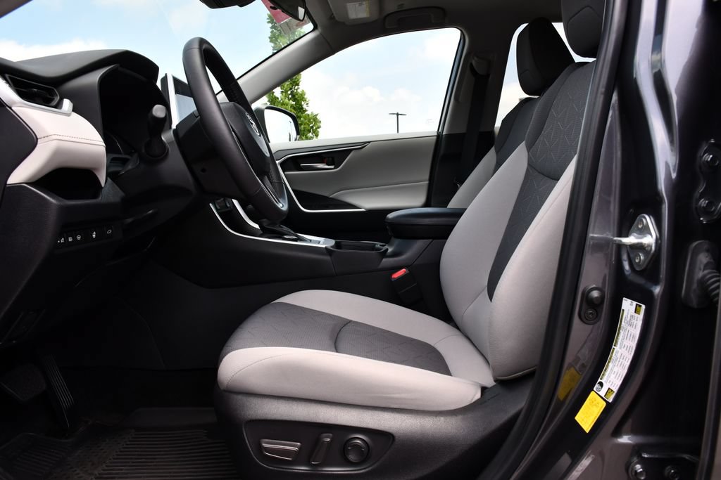 Used 2024 Toyota RAV4 XLE w/ Convenience Package AWD/4WD image 17
