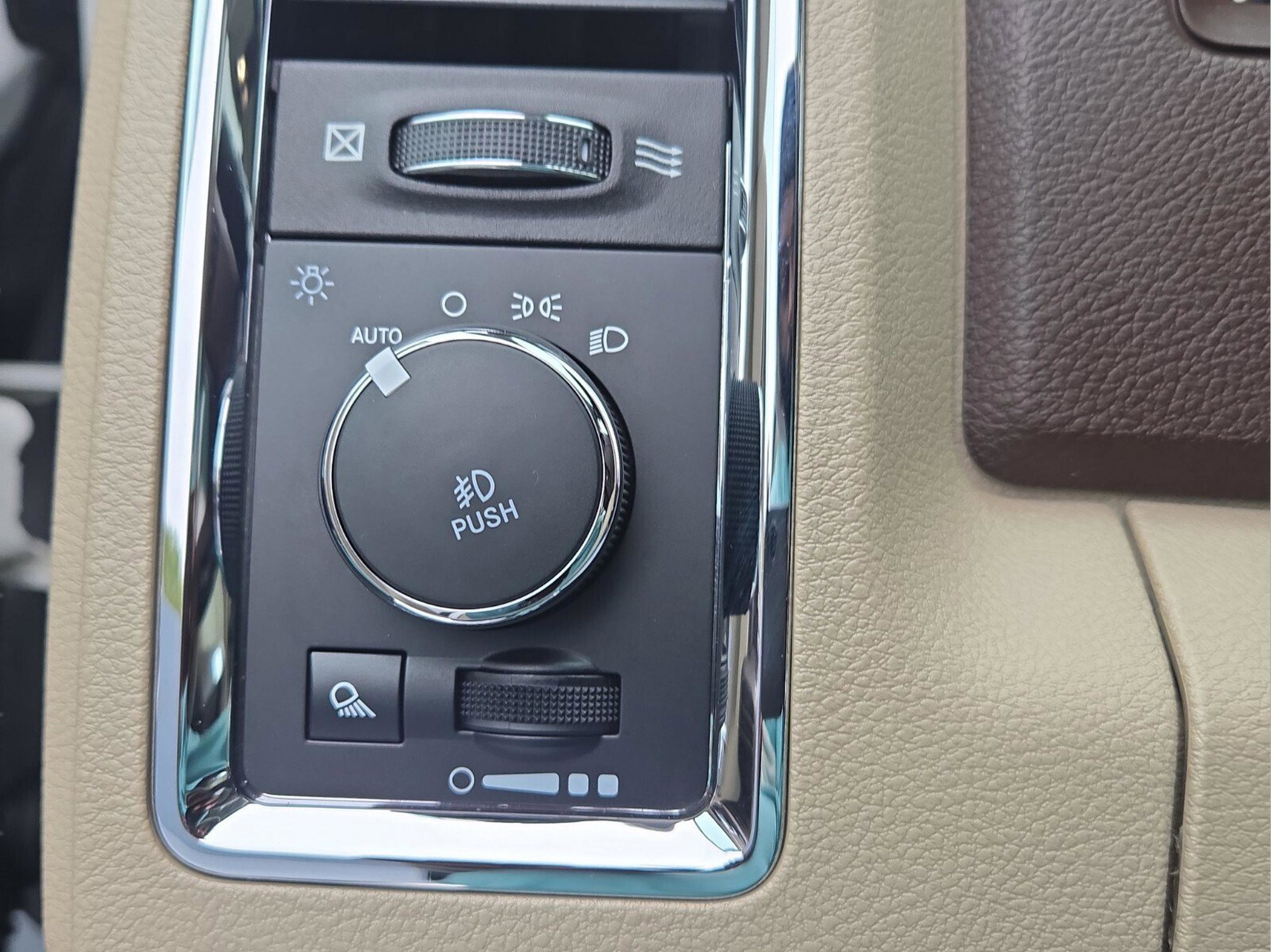 Used 2018 RAM 1500 Laramie w/ Convenience Group image 30