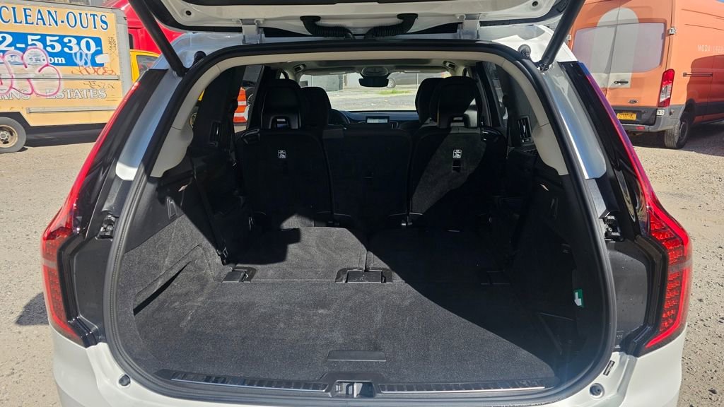 Certified 2025 Volvo XC90 T8 Plus w/ Protection Package Premier image 7