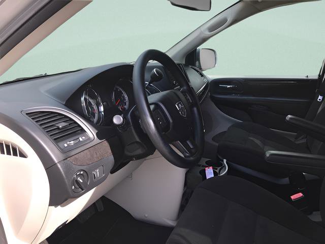 Used 2018 Dodge Grand Caravan SE image 14