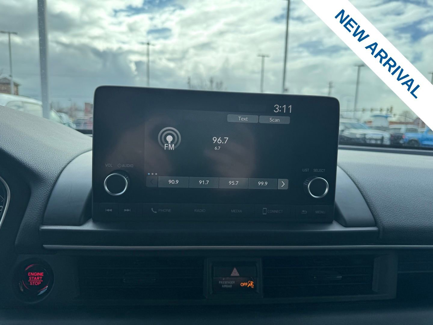 Used 2025 Honda Pilot Sport image 25