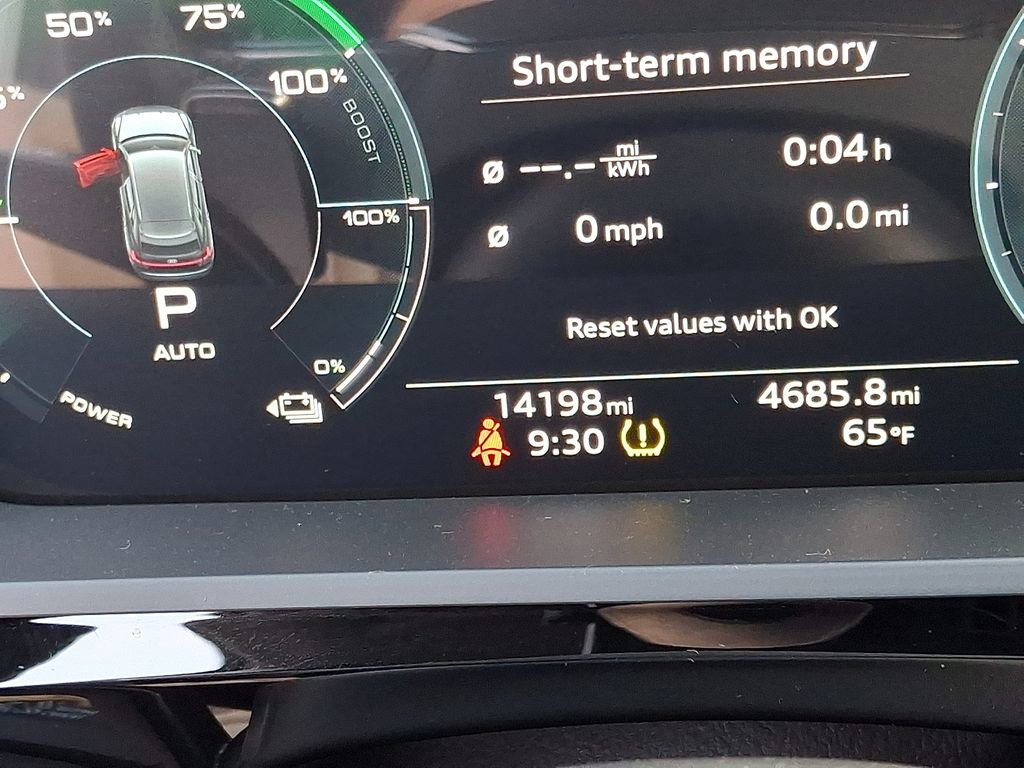 Used 2023 Audi e-tron Premium w/ Convenience Plus Package image 22