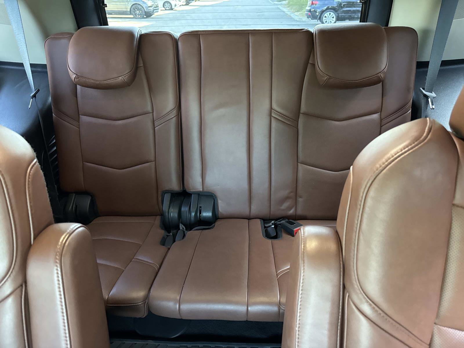 Used 2019 Cadillac Escalade Premium Luxury image 16