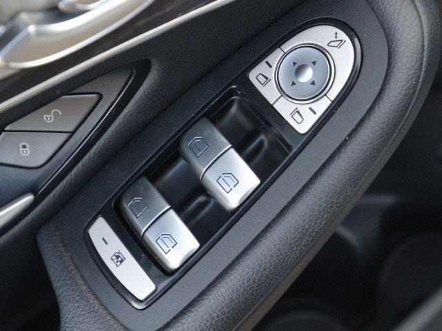 Used 2022 Mercedes-Benz GLC 300 4MATIC image 13