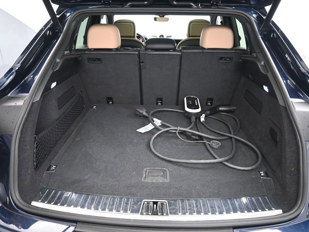 Certified 2025 Porsche Cayenne E-Hybrid Coupe image 25