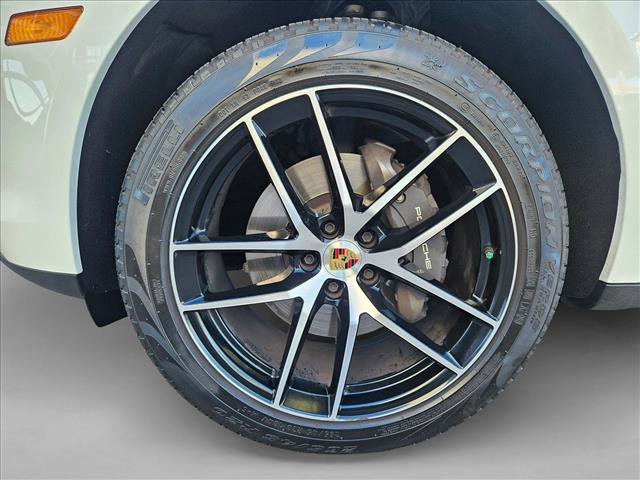 Used 2023 Porsche Macan image 23