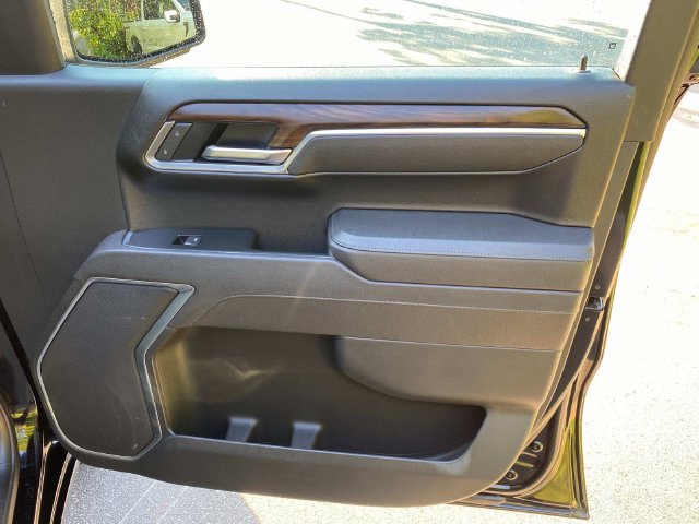 Used 2025 GMC Sierra 1500 SLT AWD/4WD image 37