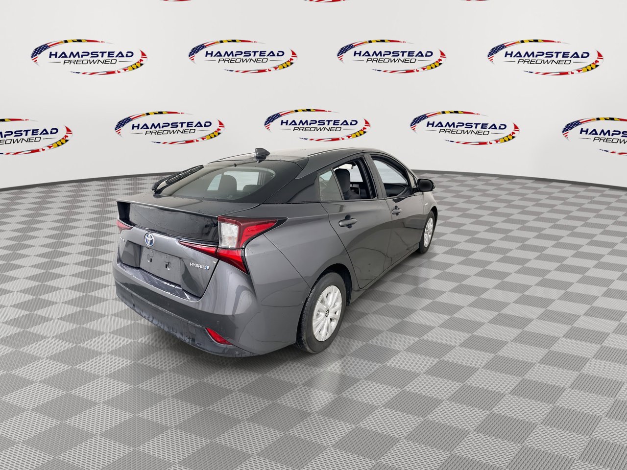 Used 2020 Toyota Prius LE image 8