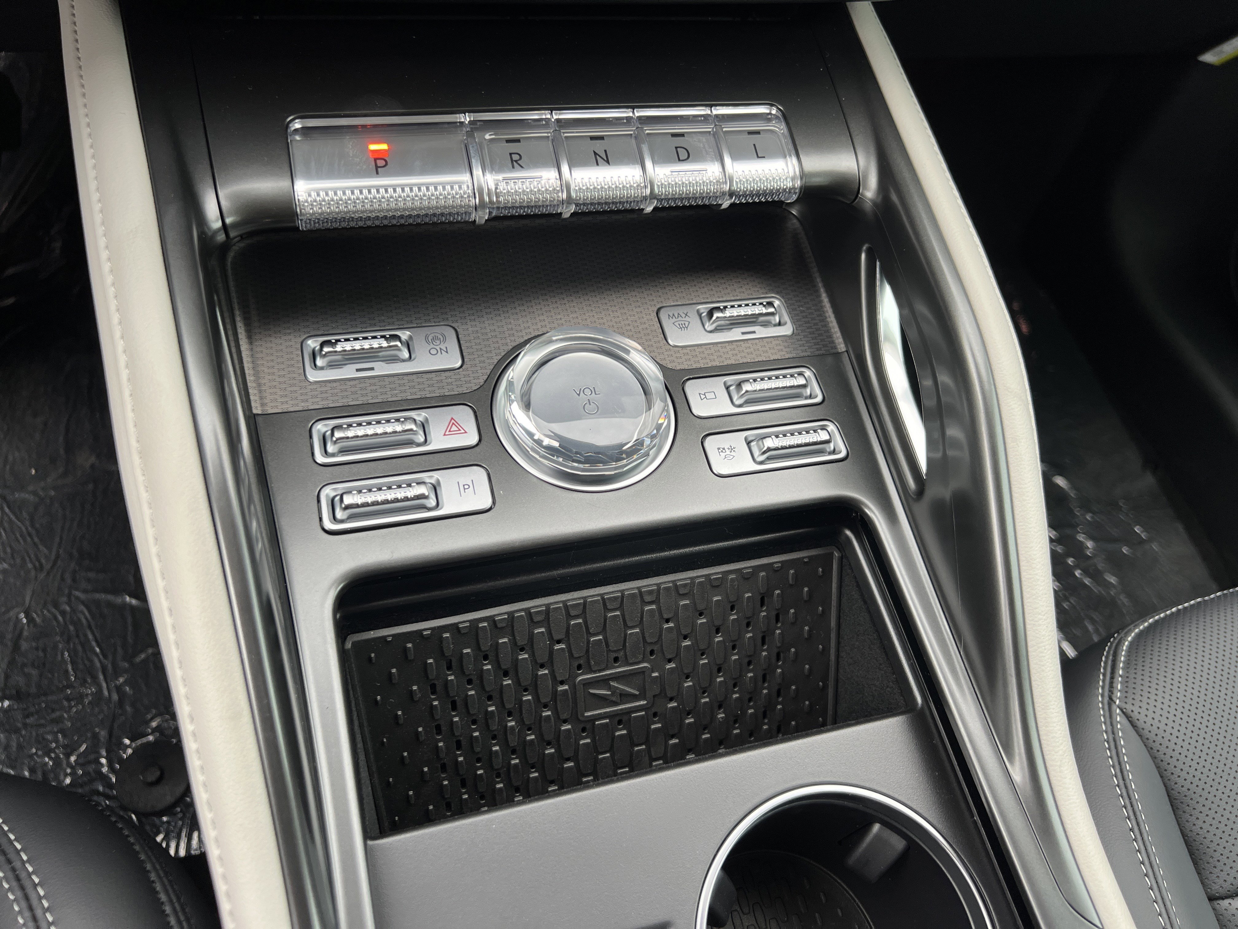 New 2025 Lincoln Nautilus Premier image 24