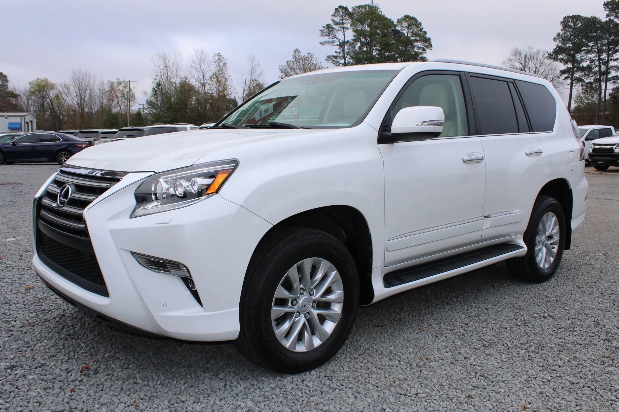 Used 2019 Lexus GX 460 Premium w/ Premium Package image 3