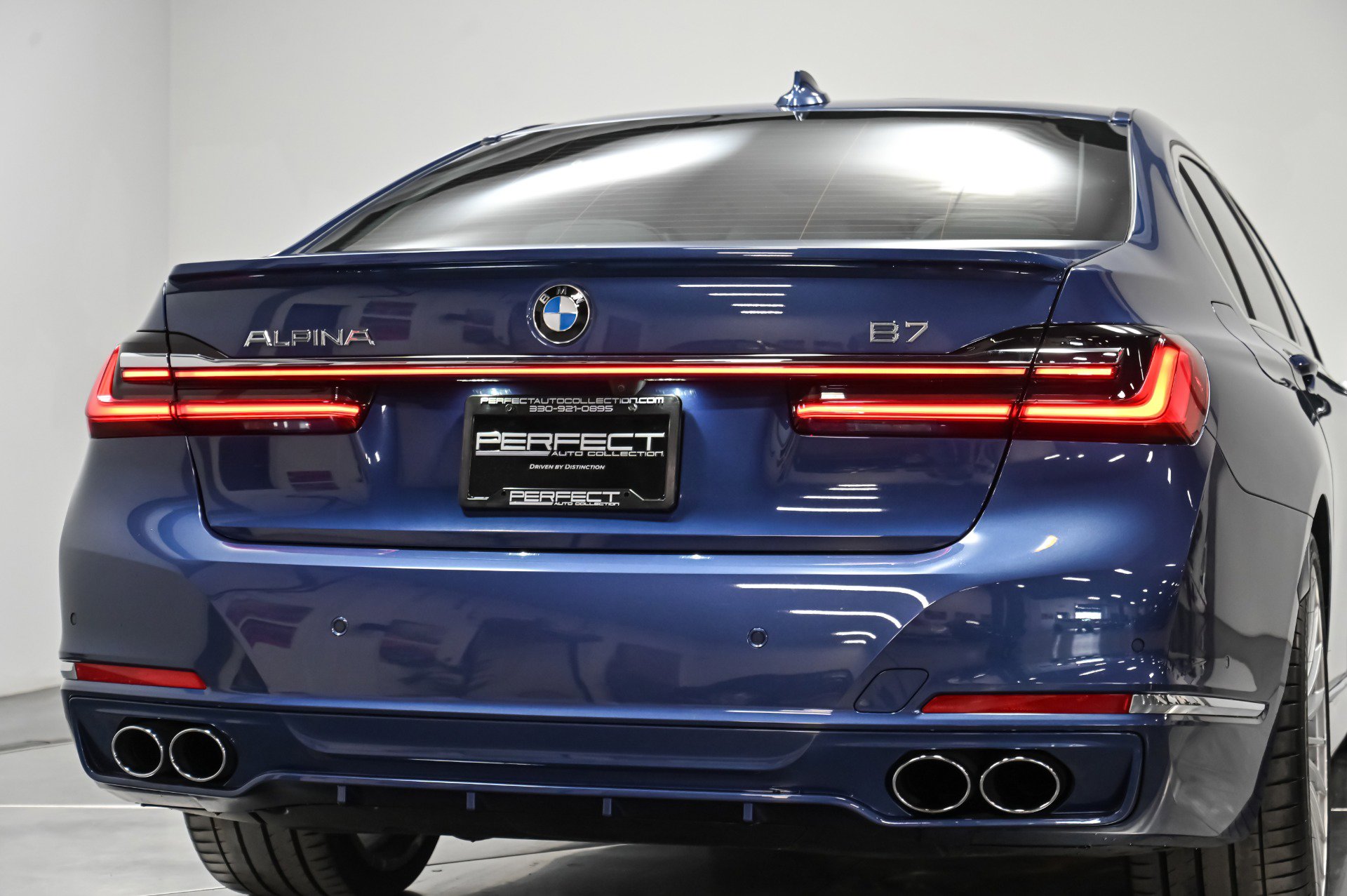 Used 2022 BMW ALPINA B7 xDrive w/ Luxury Rear Seating Package image 61