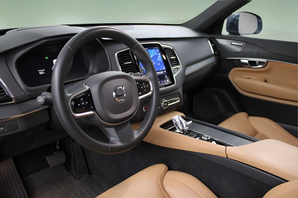 Certified 2023 Volvo XC90 B6 Ultimate w/ Protection Package Premier AWD/4WD image 2