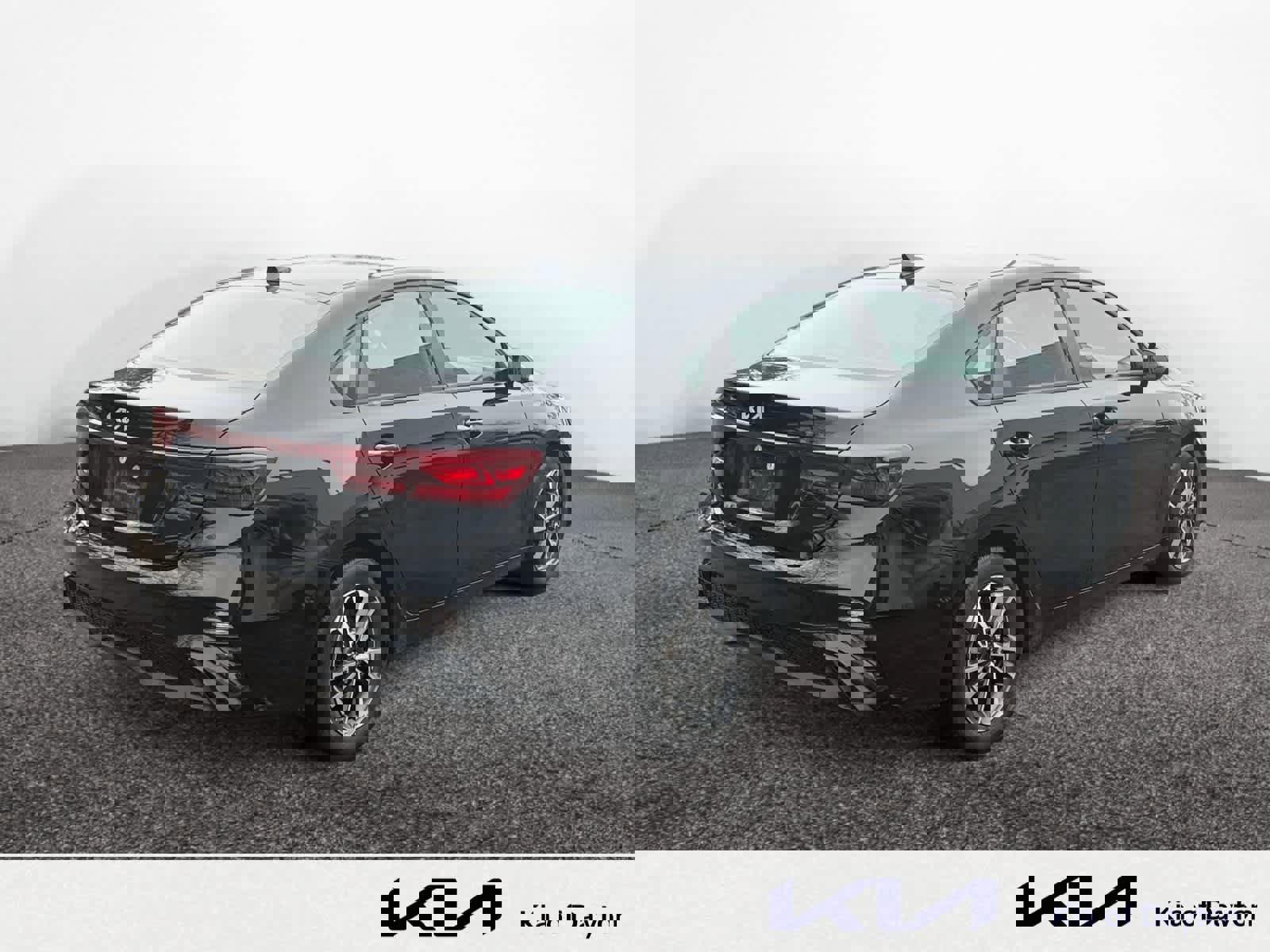 Used 2024 Kia Forte LXS w/ LXS Technology Package image 5