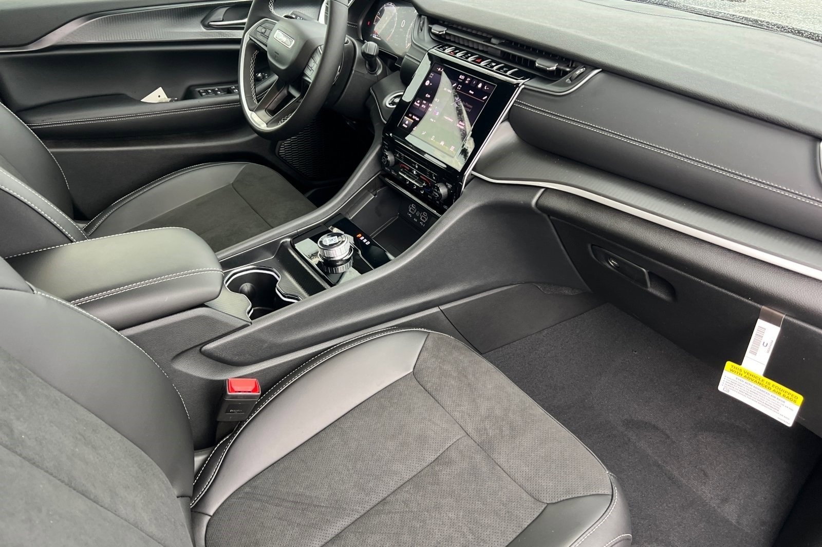 New 2025 Jeep Grand Cherokee L Altitude image 17