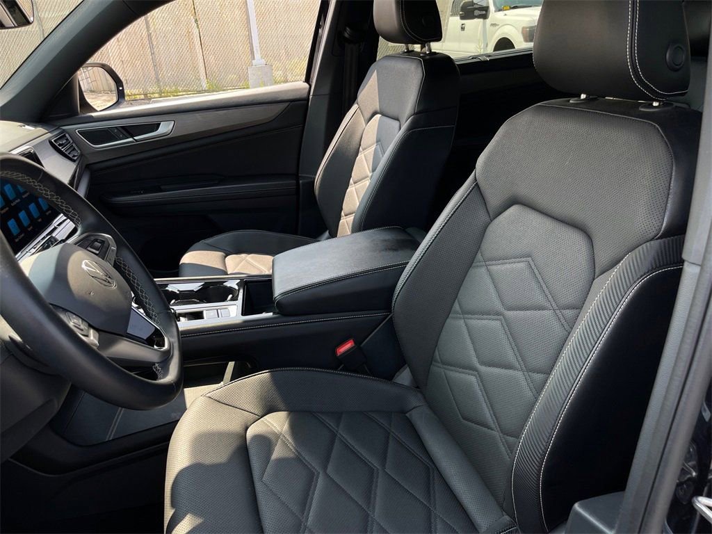 Used 2024 Volkswagen Atlas Cross Sport SE image 10