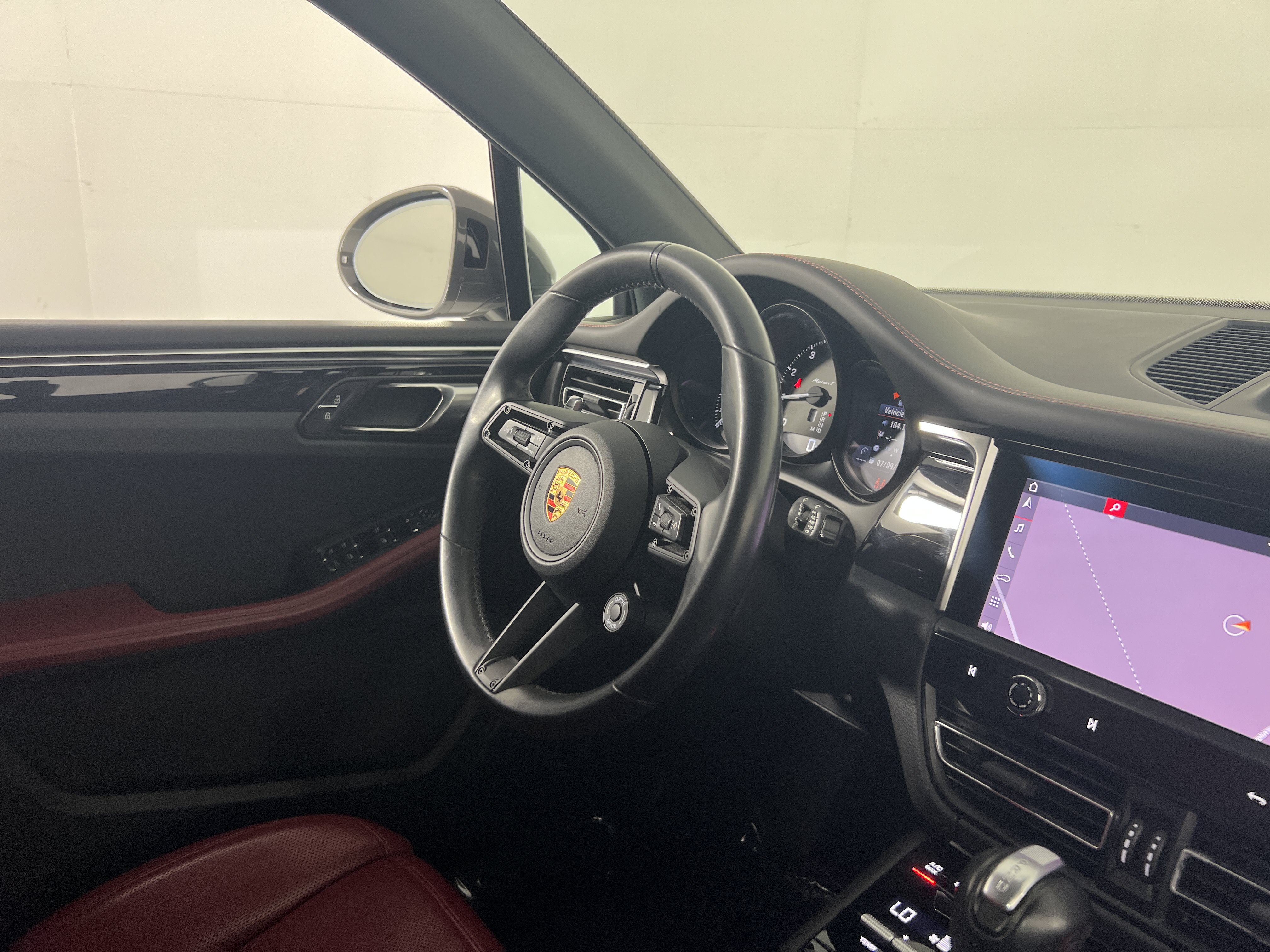 Certified 2024 Porsche Macan Turbo AWD/4WD image 12