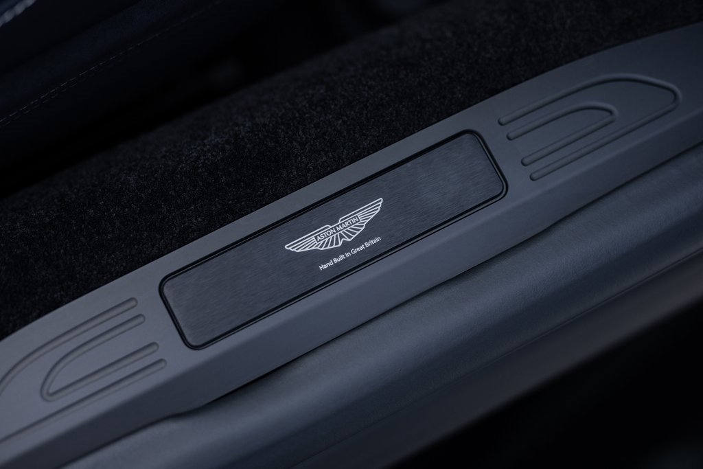 New 2026 Aston Martin V8 Vantage Volante image 40