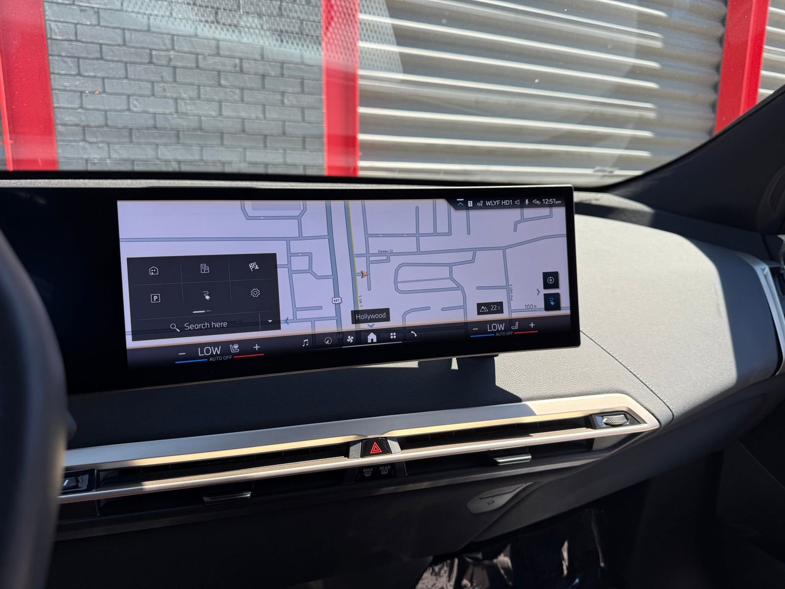 Used 2024 BMW iX xDrive50 w/ Premium Package image 29