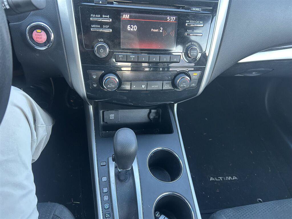 Used 2015 Nissan Altima 2.5 SV w/ Convenience Package FWD image 13