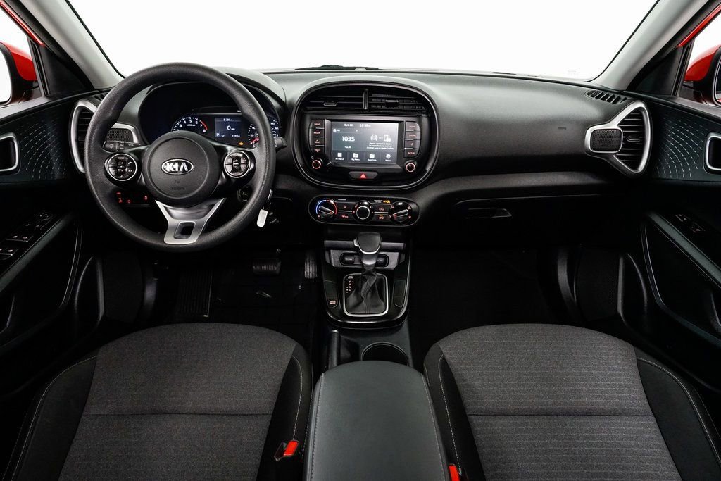 Certified 2021 Kia Soul S image 23