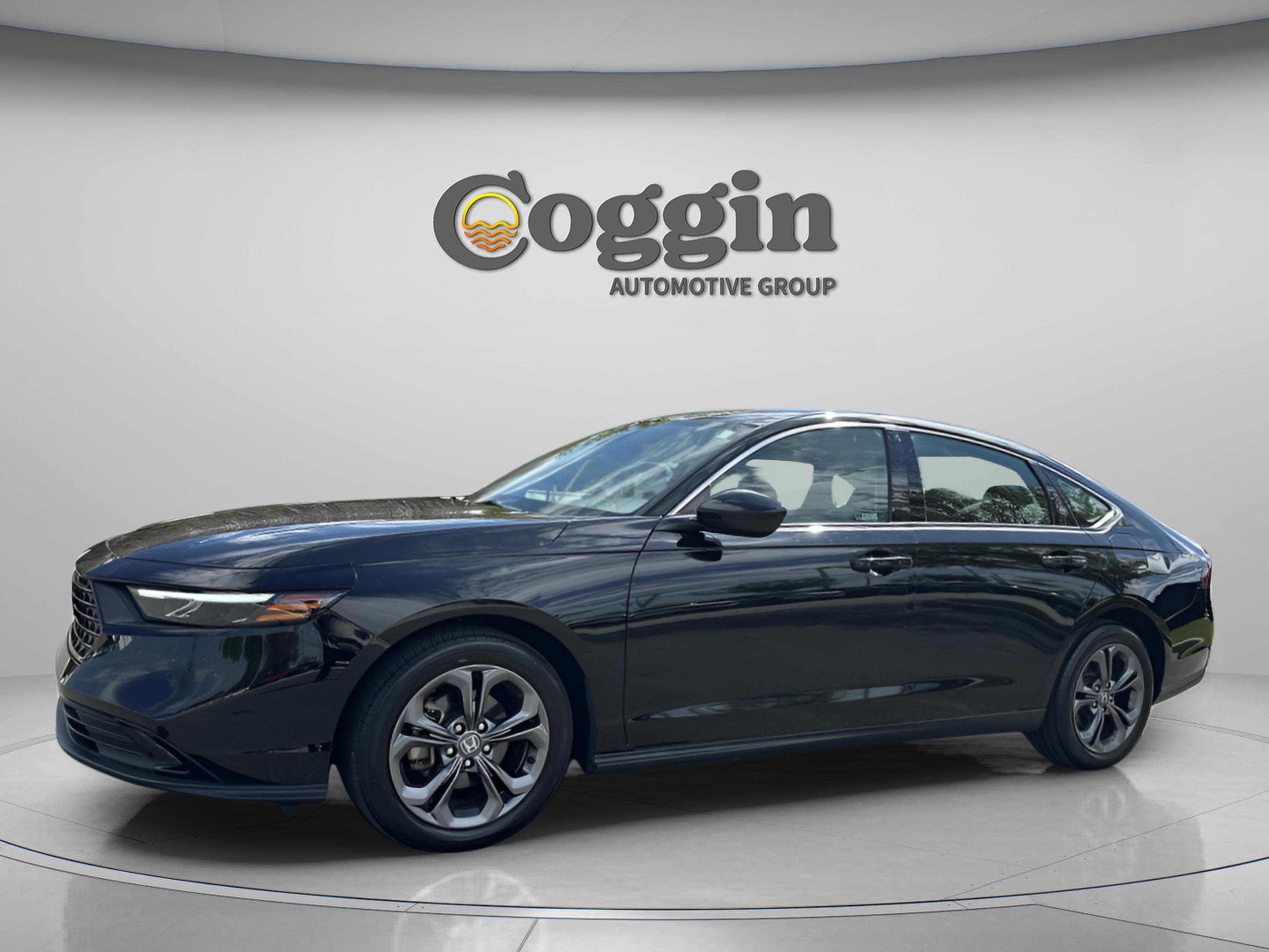 Used 2023 Honda Accord EX image 1