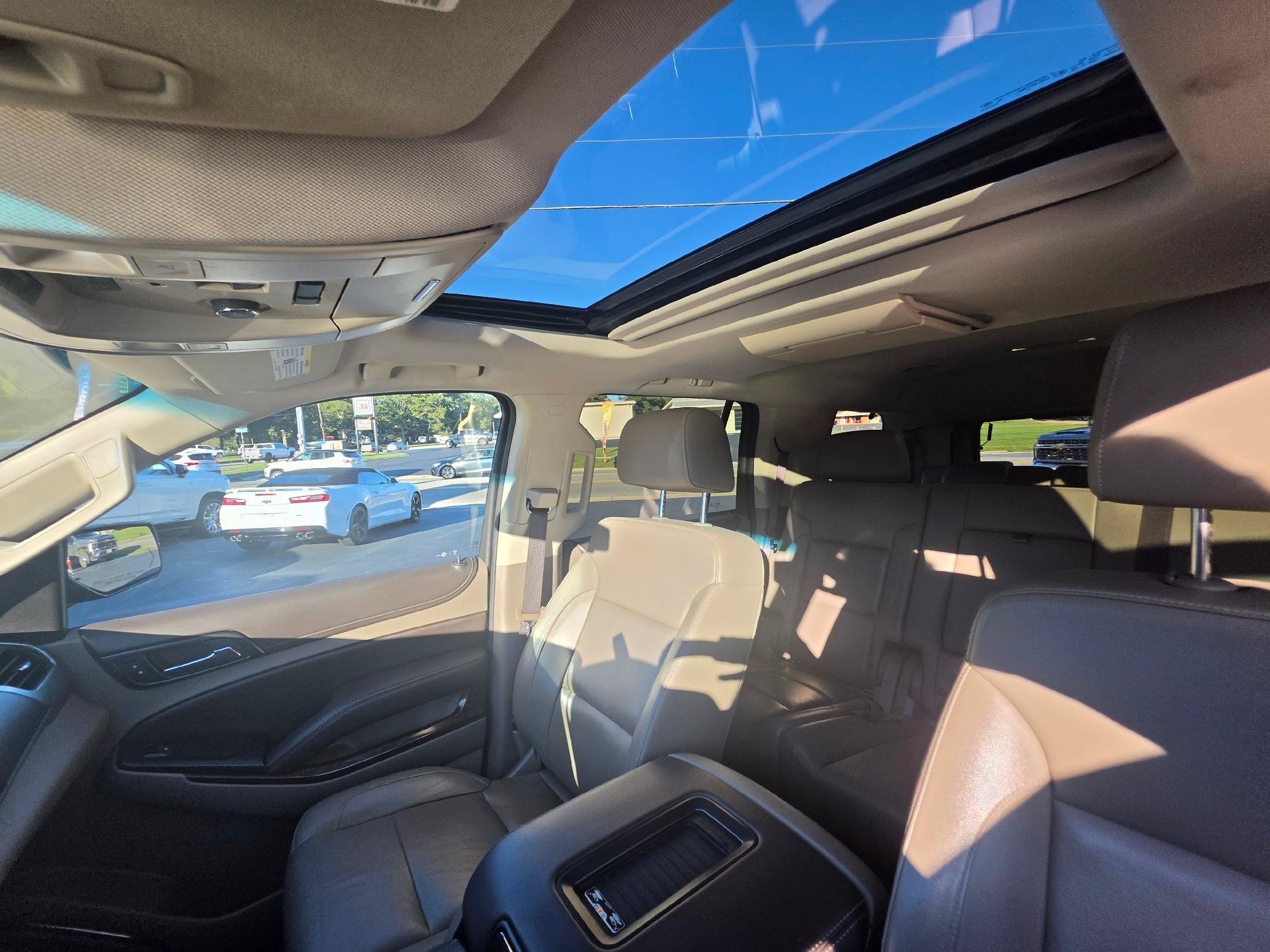 Used 2017 Chevrolet Tahoe LT w/ LT Signature Package AWD/4WD image 8