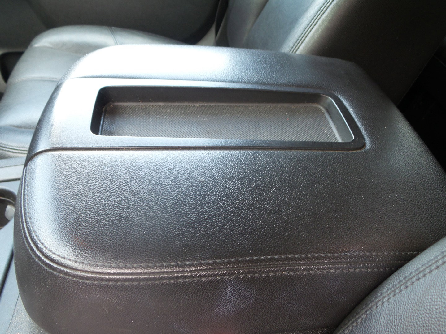 Used 2012 GMC Yukon SLT w/ SLT-2 Equipment Package image 26