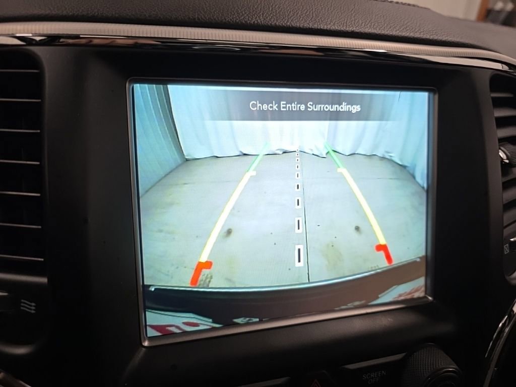 Used 2018 Jeep Grand Cherokee Limited image 23