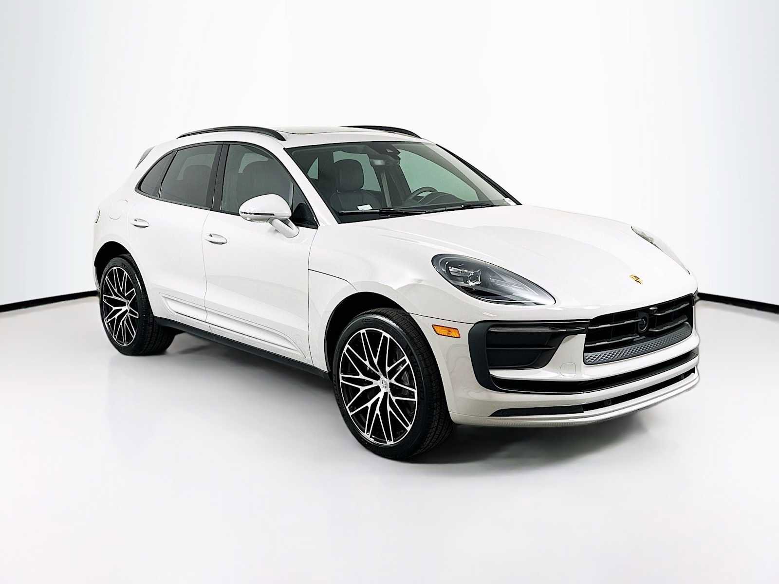 New 2025 Porsche Macan image 7