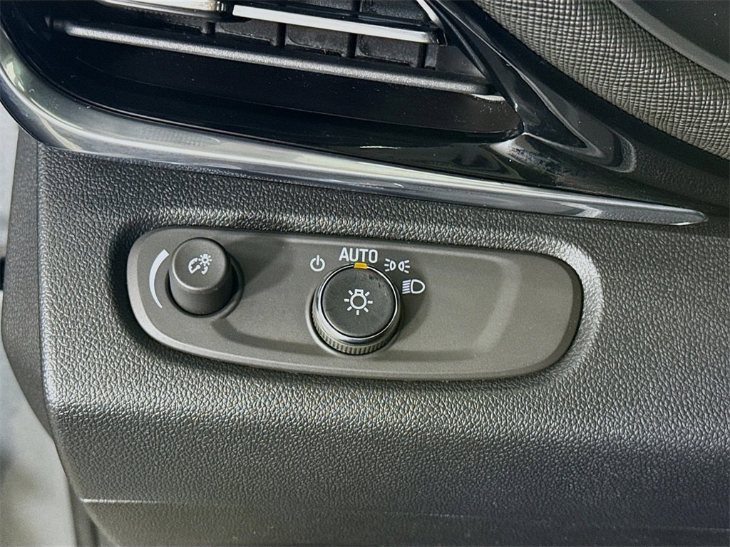 Used 2024 Buick Envista Sport Touring w/ Convenience I Package image 19