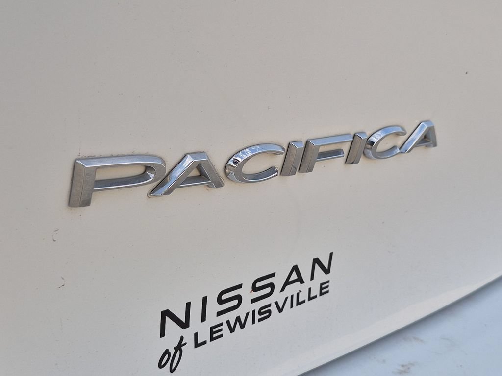 Used 2023 Chrysler Pacifica Touring-L FWD image 13