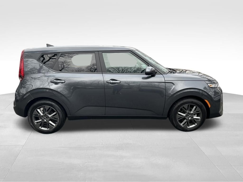 Used 2022 Kia Soul EX image 7