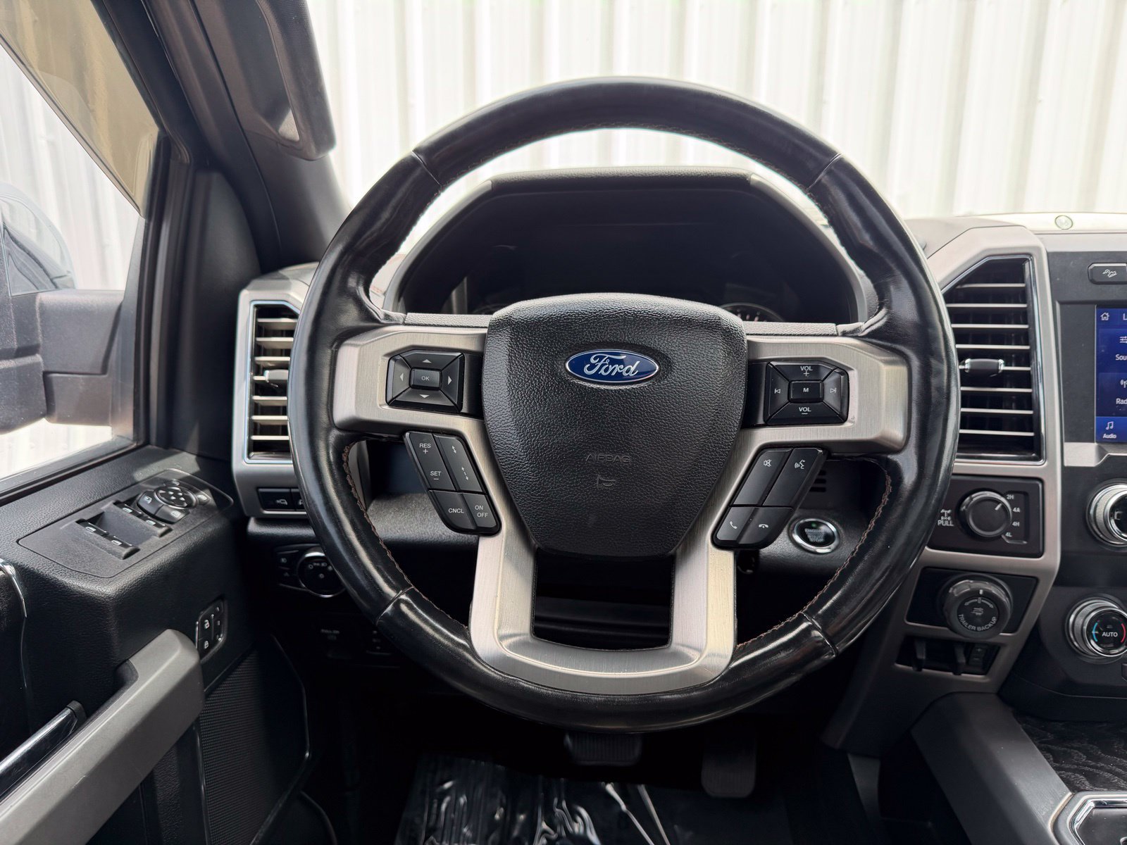 Used 2019 Ford F150 Platinum w/ Equipment Group 701A Luxury AWD/4WD image 13