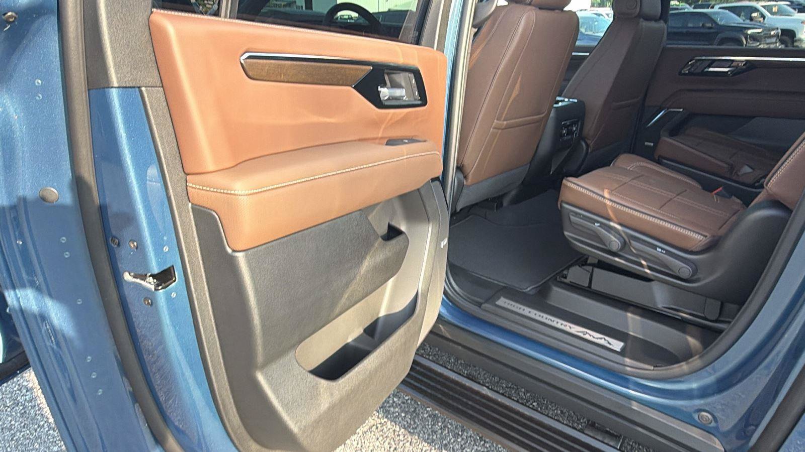 New 2026 Chevrolet Suburban High Country AWD/4WD image 17