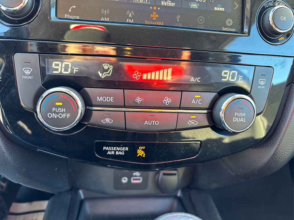 Used 2020 Nissan Rogue SV image 29