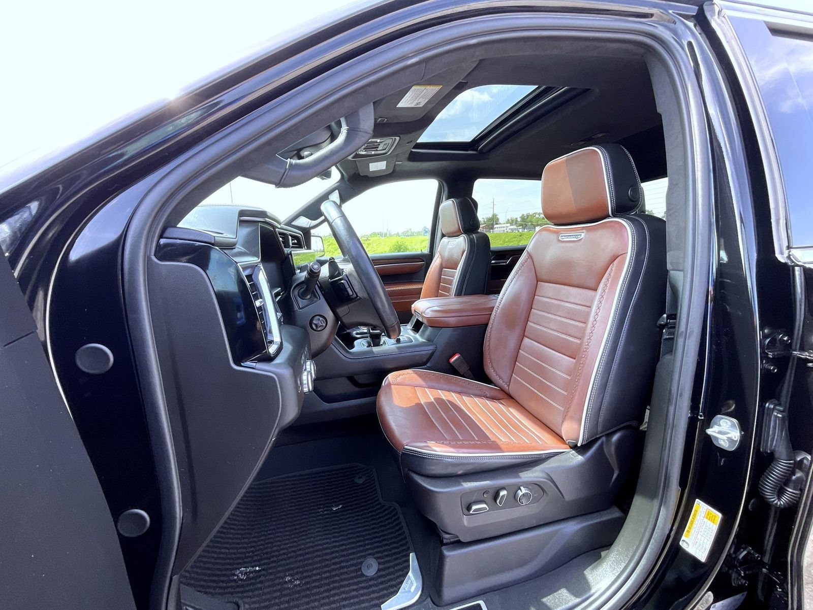 Certified 2024 GMC Sierra 1500 Denali Ultimate AWD/4WD image 12