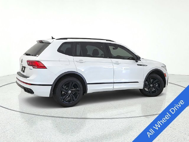 Used 2024 Volkswagen Tiguan SE R-Line AWD/4WD image 6