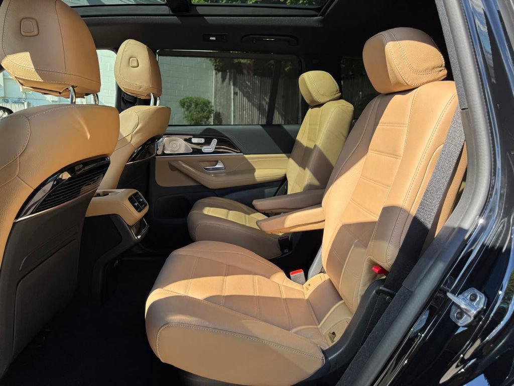 Used 2026 Mercedes-Benz GLS 580 4MATIC image 23