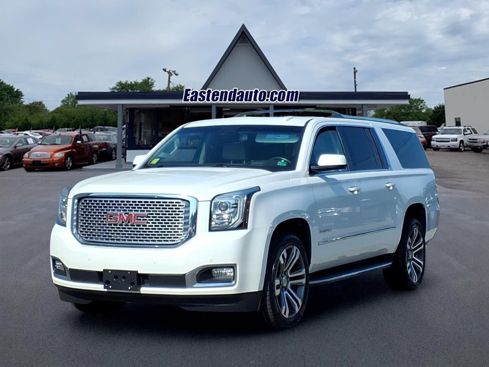 Used 2017 GMC Yukon XL Denali w/ Open Road Package AWD/4WD image 1