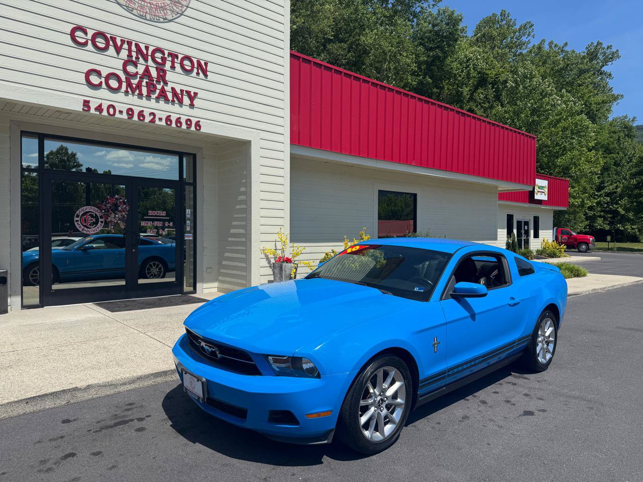 Used 2010 Ford Mustang Premium RWD image 1