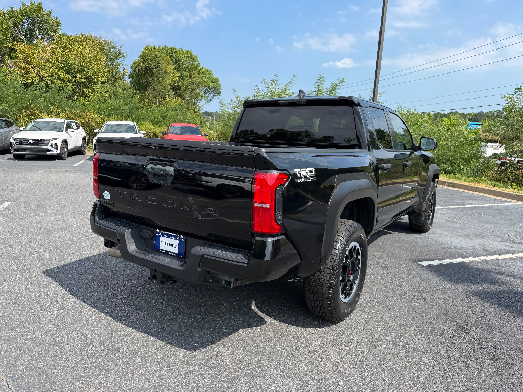 Used 2024 Toyota Tacoma TRD Off-Road AWD/4WD image 6