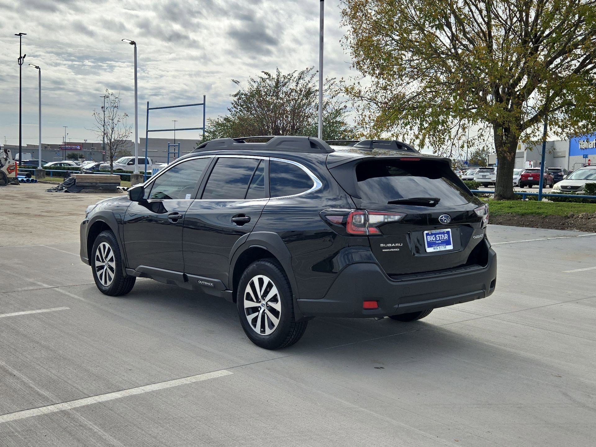 Used 2025 Subaru Outback Premium image 6
