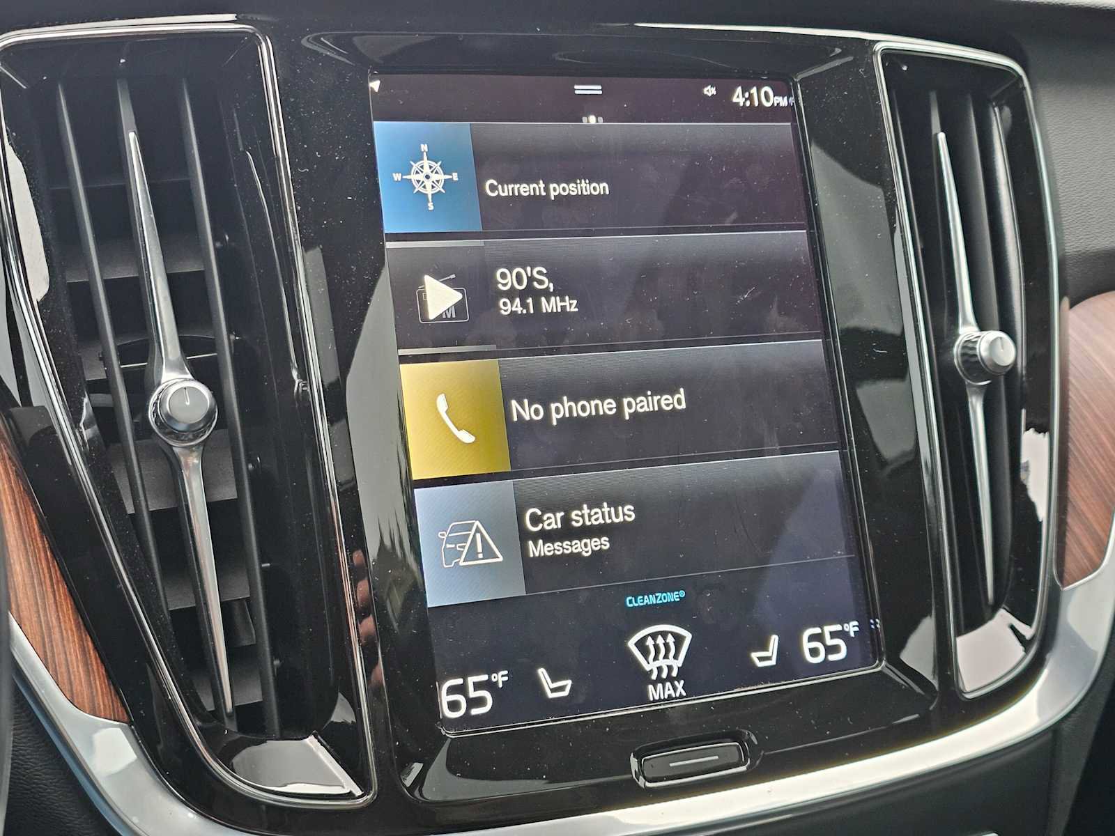 Used 2022 Volvo S60 T8 R-Design Expression w/ Advanced Package image 27