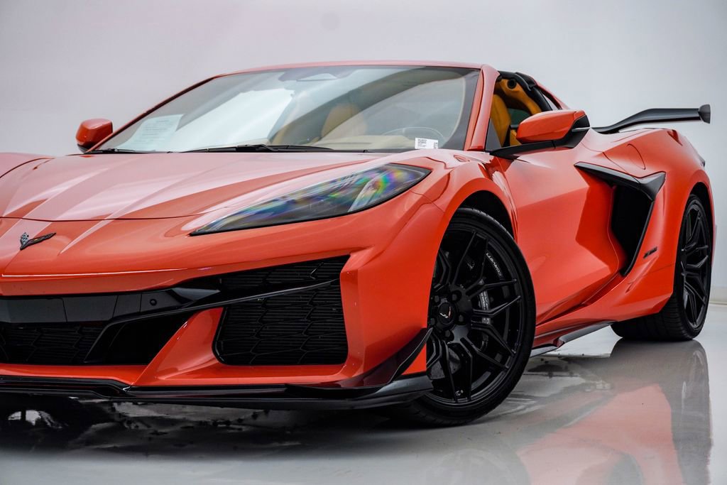 Used 2025 Chevrolet Corvette Z06 w/ Z07 Performance Package RWD image 2