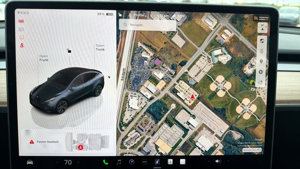 Used 2025 Tesla Model Y Long Range image 26