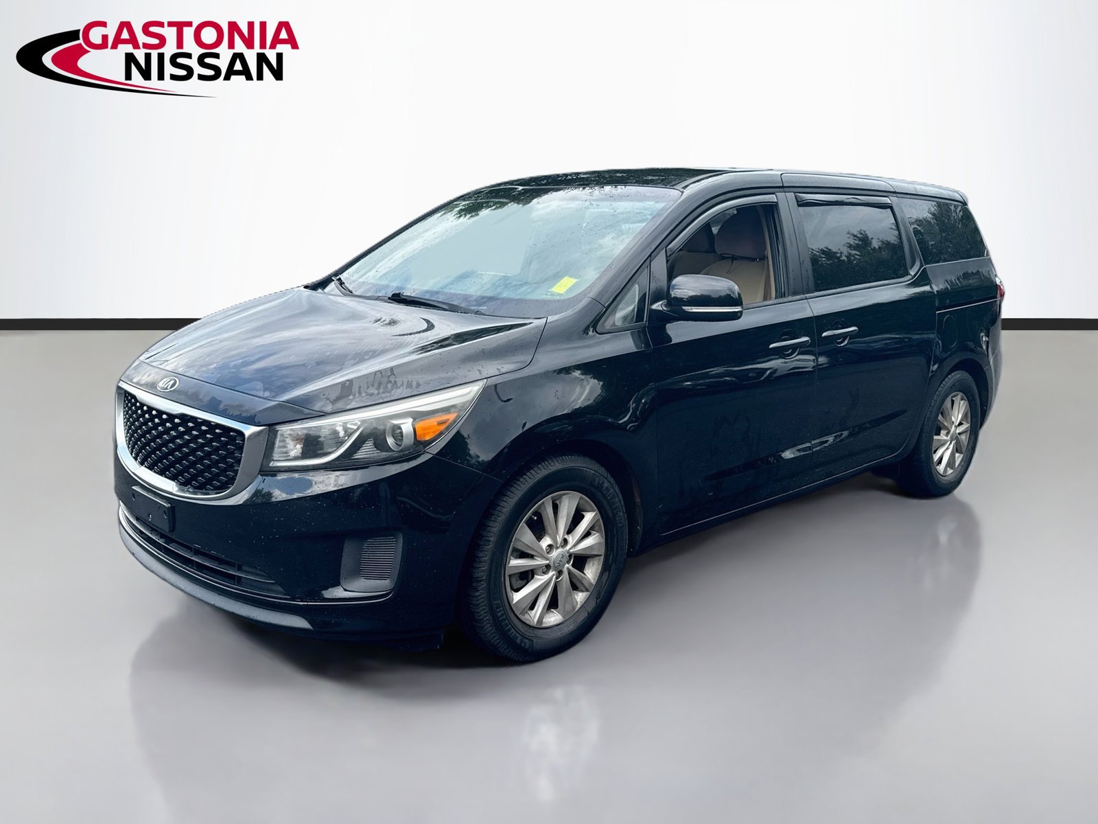 Used 2017 Kia Sedona LX FWD image 3