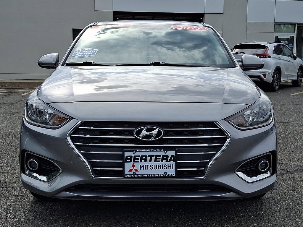 Used 2021 Hyundai Accent SEL FWD image 2