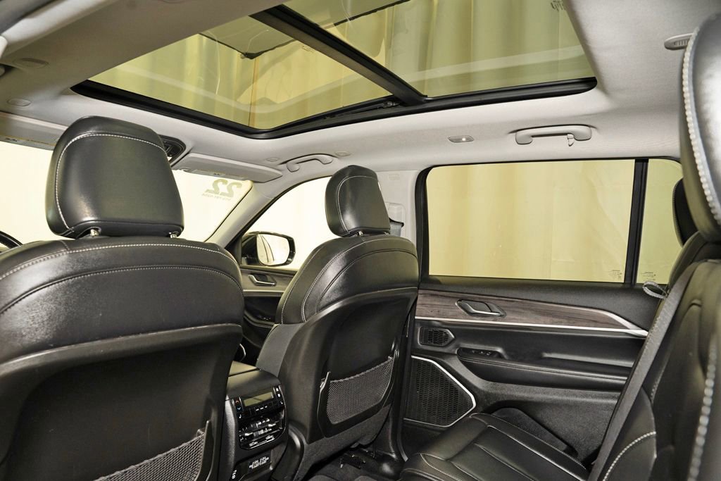 Used 2022 Jeep Grand Cherokee L Limited image 11
