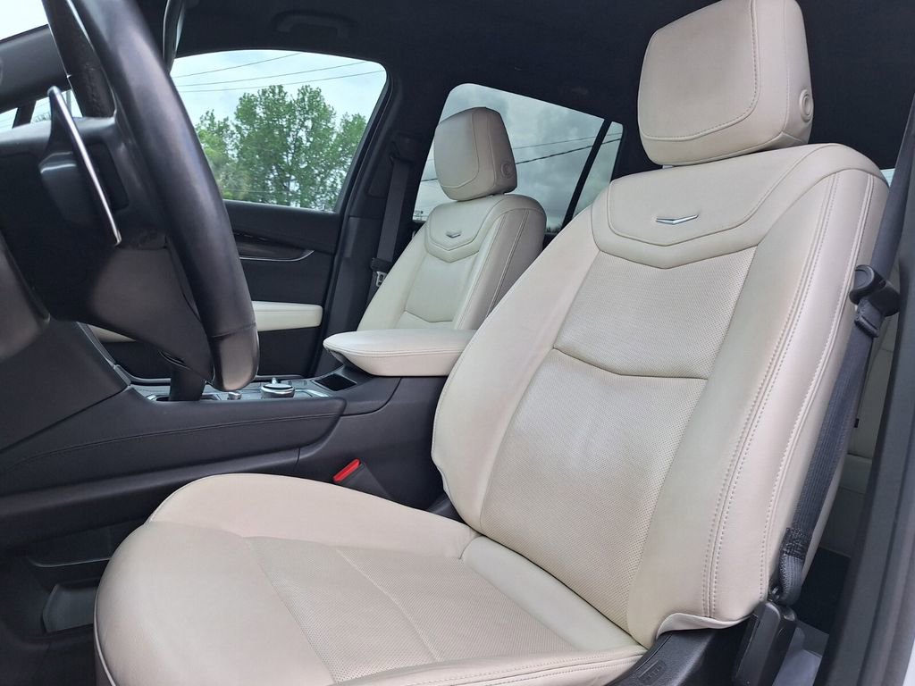 Used 2021 Cadillac XT6 Sport image 25